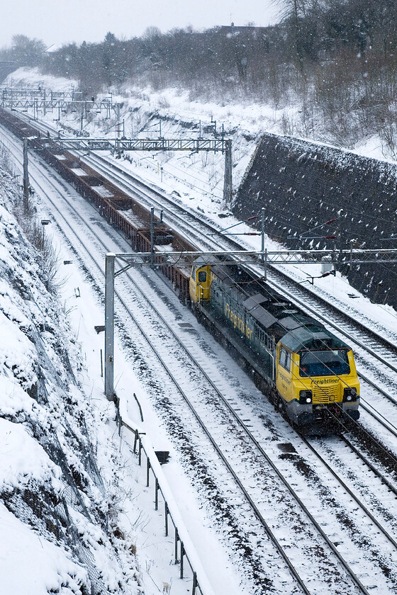 70010, Watford Junction-Bescot Yard (6Y61), Roade cutting