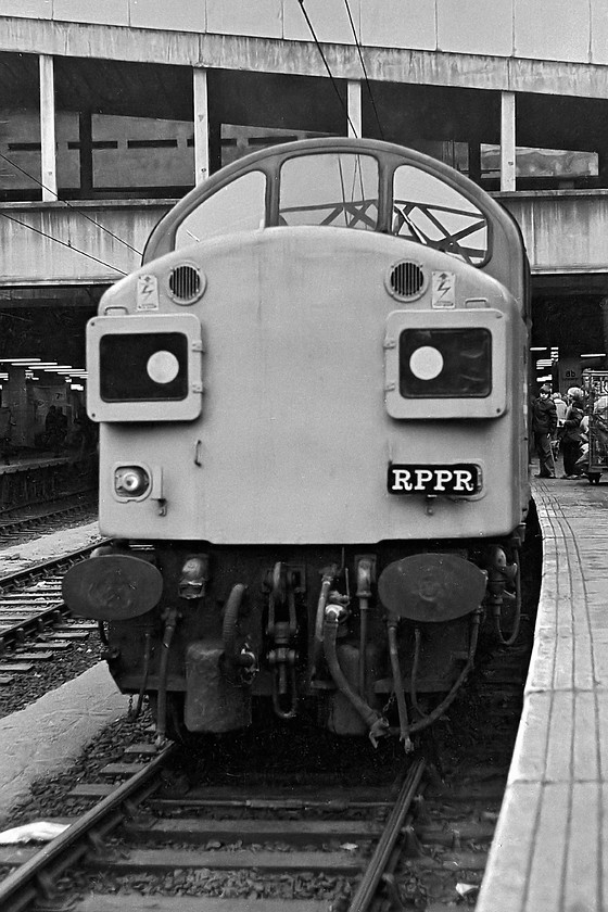 40144, outward leg of The Crewe Campaigner Relief, 07.35 London Paddington-Crewe (1Z68), Birmingham New Street station 
 With the headboard attached 40144 wiats to leave Birmingham New Street's platform 8B, along with 40113 behind it, with the outward Crewe Campaigner Relief railtour from Paddington. Young enthusiasts are seen returning to the coaches ready for departure scheduled to take place at 11.15. 
 Keywords: 40144 The Crewe Campaigner Relief 07.35 London Paddington-Crewe 1Z68 Birmingham New Street station