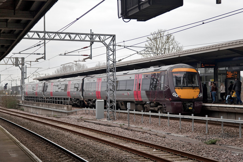 170103, XC 10.22 Leicester-Birmingham New Street (1P00, RT), Nuneaton station 
 170103 pauses at Nuneaton station with the Cross Country 10.22 Leicester to Birmingham New Street working. Despite it being a Sunday morning, this train was well loaded with a good number of passengers getting on the service at Nuneaton. 
 Keywords: 170103 1P00 Nuneaton station