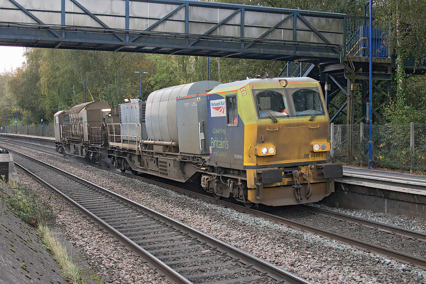 DR98969, 08.49 King's Norton Depot-King's Norton Depot, Lapworth station 
 Having seen the outward RHT service earlier at Widney Manor, see.... https://www.ontheupfast.com/v/photos/21936chg/28045587804/dr98919-08-49-king-s-norton-depot it is seen here on its return at Lapworth station. With DR98919 now at the rear, DR98969 leads the 08.49 King's Norton Depot to King's Norton Depot RHT train having reversed at Leamington Spa. 
 Keywords: DR98969 08.49 King's Norton Depot-King's Norton Depot Lapworth station