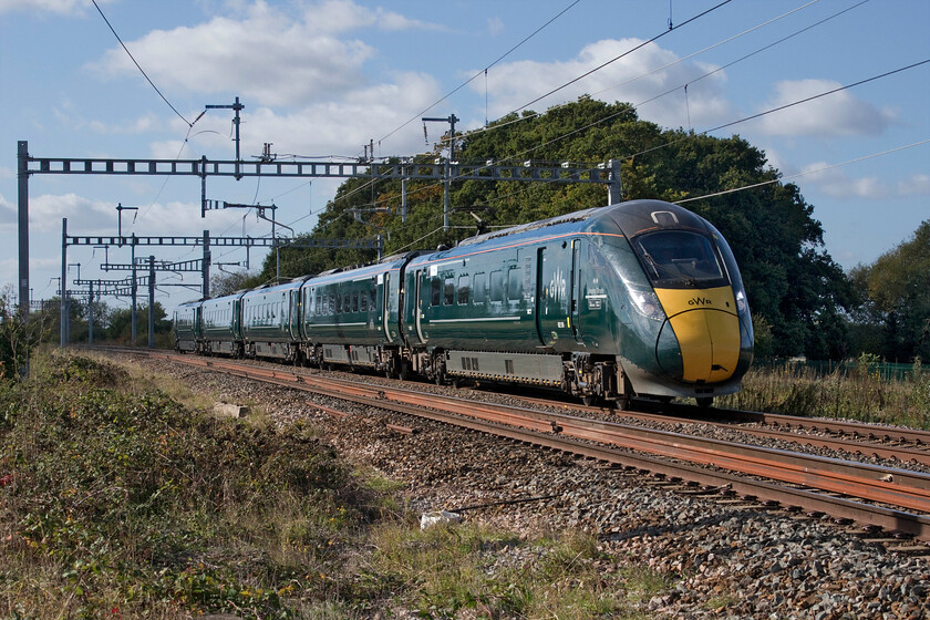 802018, GW 12.59 Cheltenham Spa-London Paddington (1L76, 3L), Uffington SU307904 
 In lovely soft afternoon sunshine, GWR IET 802018 'Preston de Mendona/Jeremy Doyle' heads towards the capital with the 12.59 Cheltenham Spa to Paddington service. The train is seen at line speed passing Uffington in west Oxfordshire some seventy miles from its destination. 
 Keywords: 802018 12.59 Cheltenham Spa-London Paddington 1L76 Uffington SU307904 GWR IET Preston de Mendona/Jeremy Doyle