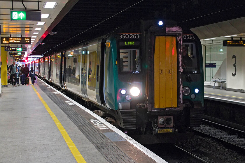 350263, LN 11.06 Birmingham New Street-London Euston (1Y26, 6L), Birmingham New Street station 
 My journey home from Birmingham to Northampton was a straightforward one but notable by how busy the train was reinforcing the notion that leisure travel is now more significant for the railways than is the commuter. 350263 and another member of the class will work the 1Y26 11.06 Birmingham New Street to Euston London Northwestern service. 
 Keywords: 350263 11.06 Birmingham New Street-London Euston 1Y26 Birmingham New Street station London Northwestern Desiro