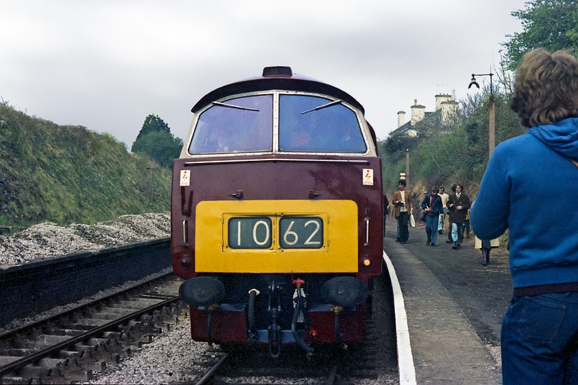 D1062, 16.00 Paignton-Kingswear, Churston station 
 There were huge crowds at Chuston station, mostly behind me! Even though I'm near the front, one of my companions, Richard Staynings, has still managed to get himself into the shot to the right! We had just alighted from this train, the 16.00 Paignton to Kingswear, to take a picture and then headed on to its destination. 
 Keywords: D1062 16.00 Paignton-Kingswear Churston station