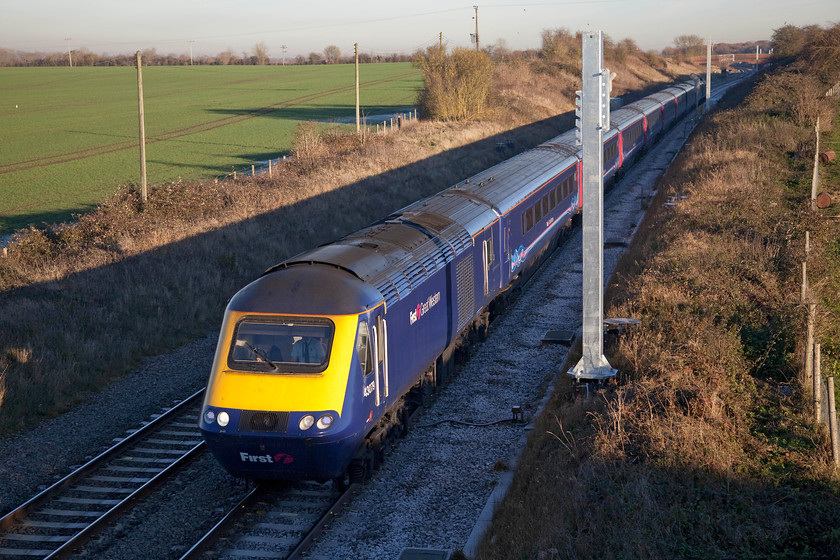 43079 & 43012, GW 13.30 London Paddington-Bristol Temple Meads (1C16), Bourton SU228874 
 Another spot that has changed dramatically from my last visit just over a month ago...... https://www.ontheupfast.com/v/photos/21936chg/25853468404/x43030-43153-11-30-london-paddington . 43079 and 43012 power the 13.30 Paddington to Temple Meads 1C16 service past Bourton. The challenges of photographing in electrified areas is something I am used to living next to the WCML but it's really nice not to have it! 
 Keywords: 43079 43012 13.30 London Paddington-Bristol Temple Meads 1C16 Bourton SU228874