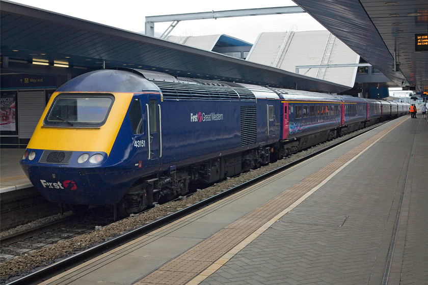 43151, GW 13.00 London Paddington-Bristol Temple Meads (1C15), Reading station 
 43151 waits at the rear of the 13.00 Bristol Temple Meads to Paddington service at Reading. Looking at this view of Reading's dramatic new station, I am not absolutely sure that it will stand up to scrutiny over time? 
 Keywords: 43151 GW 13.00 London Paddington-Bristol Temple Meads 1C15 Reading station