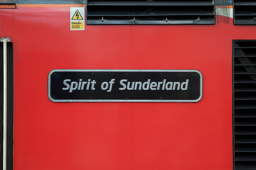 Nameplate, 43274, GR 14.52 Aberdeen-London King`s Cross (1E25), Edinburgh Waverley station 
 Not only does HST power car 43274 carry this rather nice nameplate, but it also has some rather fancy and matching vinyl graphics adorning the sides. I think that the Virgin East Coast livery really suits these forty year old train sets keeping them looking fresh as they continue to operate on the front line carrying tens of thousands of passengers. 
 Keywords: Nameplate, 43274 14.52 Aberdeen-London King`s Cross 1E25 Edinburgh Waverley station