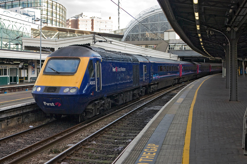 43032, GW 09.18 Paignton-London Paddington (1A15), London Paddington station 
 43032 waits at the rear of the 09.18 Paignton to London Paddington that arrived earlier in the afternoon. Unusually, this service has arrived at platform eleven. Many services were in areas of the station they are not normally associated with, this due to the closure of platforms one and two because of engineering works associated with electrification. 
 Keywords: 43032 09.18 Paignton-London Paddington 1A15 London Paddington station