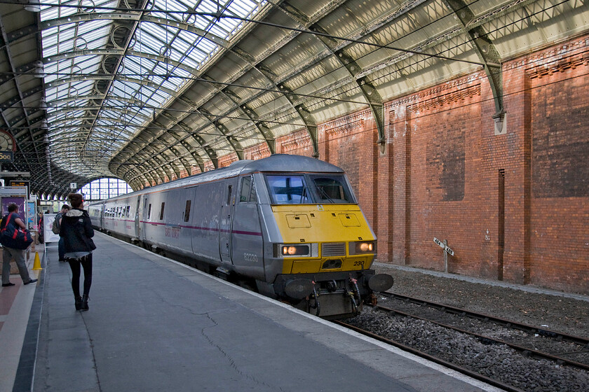 82230, GR 17.25 Newcastle-London King's Cross (1Y47), Darlington station 
 DVT 82230 brings East Coasts 17.25 Newcastle to London Kings Cross service into Darlington station under its grand arch. The station was designed by T. E. Harrison, the chief engineer, and William Bell, the architect of the North Eastern Railway and was opened in 1887 named Darlington Bank Top replacing the poorly sited and inadequate station a short distance to the north. 
 Keywords: 82230 17.25 Newcastle-London King's Cross 1Y47 Darlington station East Coast DVT