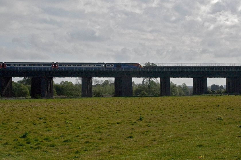 Class 43, EM 06.34 Leeds-London St. Pancras (1B23, 2L), Sharnbrook TL003590 
 An unidentified HST heads south over Sharnbrook Viaduct forming the 06.34 Leeds to St. Pancras 1B23 service. 
 Keywords: Class 43 1B23 Sharnbrook TL003590