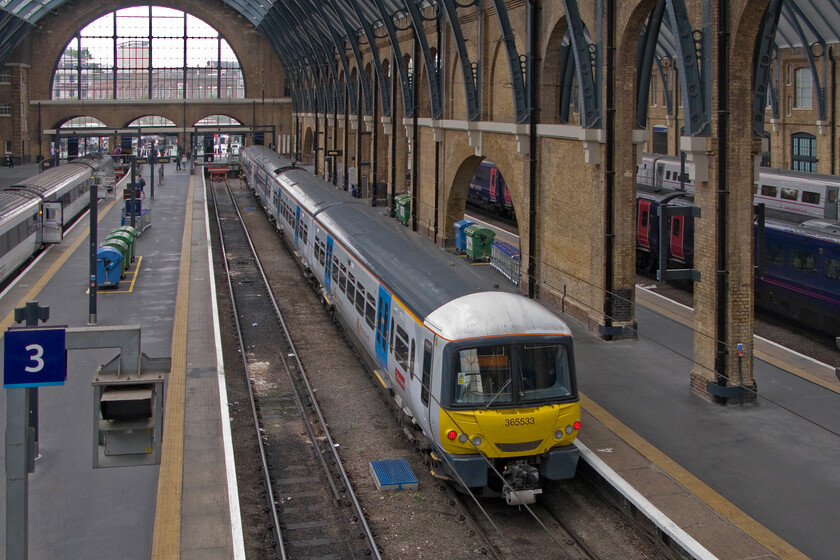 365533, FC 09.44 London King's Cross-King's Lyn (1T12), London King's Cross station 
 365533 'Max Appeal' stands inside King's Cross' magnificent train shed more akin to a cathedral than a railway station! The Great Northern Networker will work the 1T12 09.44 service to King's Lyn. 
 Keywords: 365533 09.44 London King's Cross-King's Lyn 1T12 London King's Cross station Max Appeal