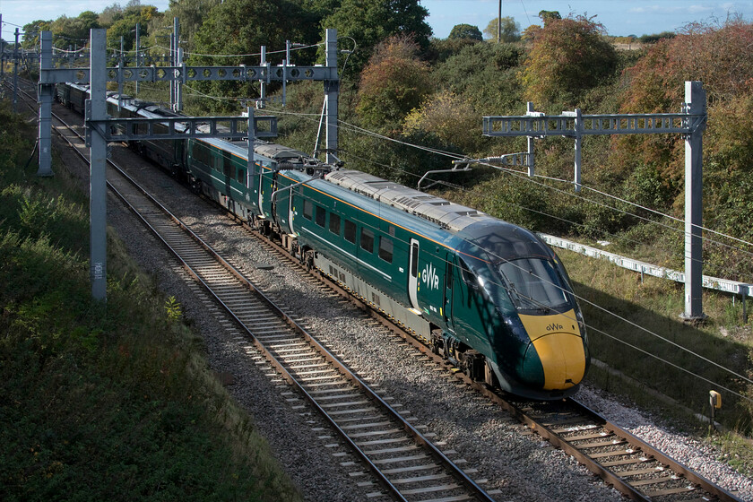 802109, GW 14.01 Bristol Temple Meads-London Paddington (1A23, 3L), Baulking 
 802109 passes Baulking working the 14.01 Bristol to Paddington service. This was another of the spots that I visited prior to electrification with the masts and wires now putting a very different perspective on things from six years ago, see.... https://www.ontheupfast.com/p/21936chg/27837769204/x43037-13-30-bristol-temple-meads 
 Keywords: 802109 14.01 Bristol Temple Meads-London Paddington 1A23 Baulking