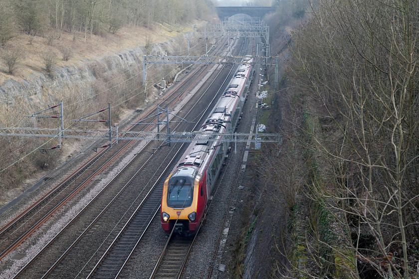 Class 221, VT 14.10 London Euston-Holyhead (1D88), Roade Cutting 
 A Class 221 forms the 14.10 Euston to Holyhead 1D88 service through Roade Cutting. This is an interesting journey that I have never made end to end but one that it is my 'to do' list. 
 Keywords: Class 221 VT 14.10 London Euston-Holyhead 1D88 Roade Cutting