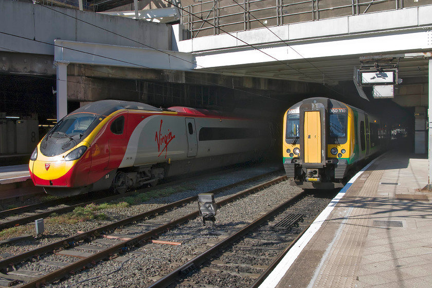 0005.-(T)-350115,-LM-0010.0033-BNS-London-Euston-(0010.0033-BNS-Northampton)-&-390128,-VT-0009.0003-London-Euston-BNS-(0009G0010),-BNS-station