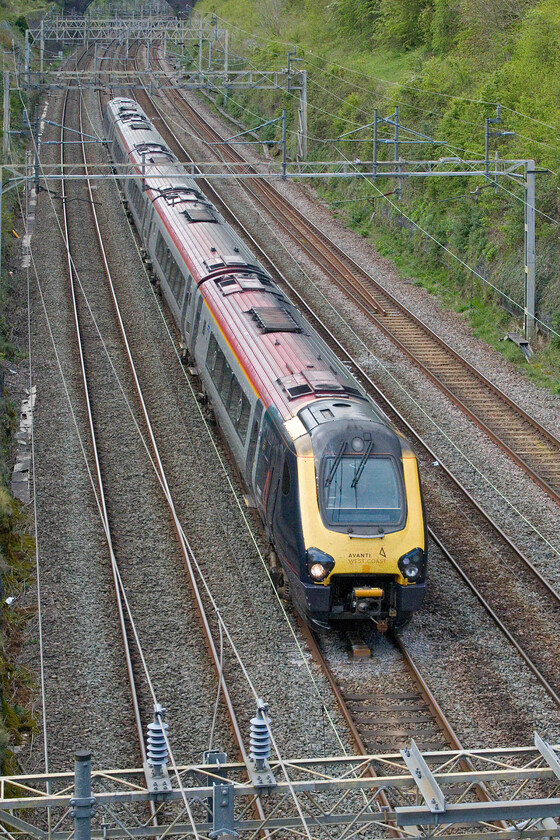 221108, VT 15.32 Chester-London Euston (1A45, 15L), Hyde Road bridge 
 They're still here! The Voyagers should have gone from this route months (if not years now) ago but they are still plying their trade up and down the WCML. 221108 works the 1A45 15.32 Chester to Euston service through Roade. 
 Keywords: 221108 15.32 Chester-London Euston 1A45 Hyde Road bridge