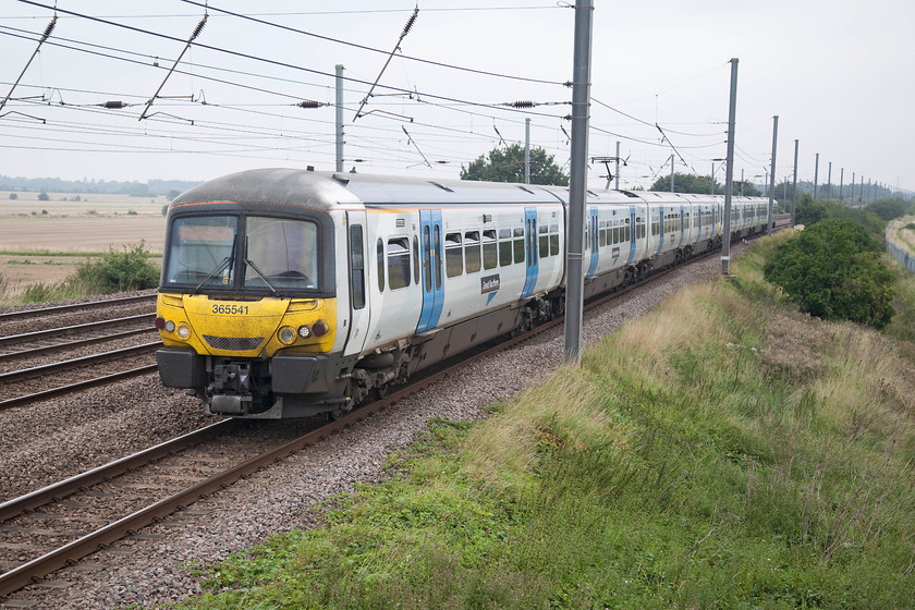 365541 & 365524, GN 10.18 Peterborough-London Kings Cross (1P45, RT), Sandy TL176510 
 The 1P45 10.18 Peterborough to King's Cross stopper passes New Zealand bridge with the 365541 and 365524 operating the service. 
 Keywords: 365541 365524 1P45 Sandy TL176510