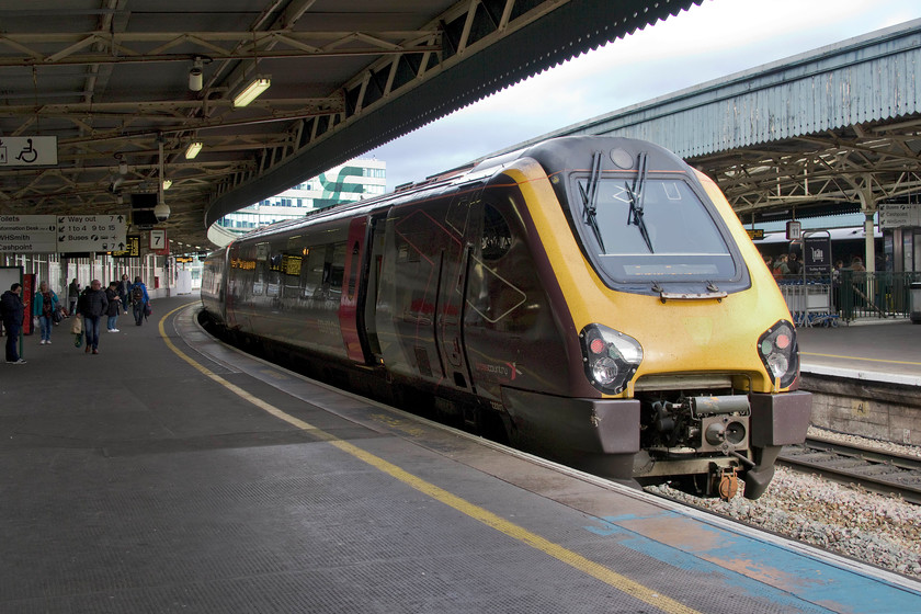 220017, XC 10.05 Manchester Piccadilly-Bristol Temple Meads (1V51, 4L), Bristol Temple Meads station 
 220017 stands at Bristol Temple Meads' platform seven having terminated with the 10.05 from Manchester Piccadilly. My wife and I had travelled down from Birmingham New Street on this CrossCountry service. The state of the Voyagers leaves a lot to be desired. The interior of this one was tired with a number of windows full of condensation due to the failure of the bonding meaning no view, this included ours. With the franchise now in its twelfth year of operation, they really ought to be putting these Voyagers through a mid-life full overhaul, as BR would have done. 
 Keywords: 220017 10.05 Manchester Piccadilly-Bristol Temple Meads 1V51 Bristol Temple Meads station