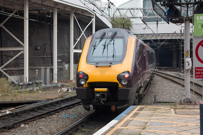 Class 221, XC 11.07 Manchester Piccadilly-Bristol Temple Meads (1V53, RT), Birmingham New Street station 
 An unidentified Cross Country class 221 leaves Birmingham New Street with the 11.07 Manchester to Bristol 1V53 working. To save a reversal at New Street, the train leaves in an easterly direction via the South Tunnel to St. Andrew's Junction off the WCML. Then, it heads south through south Birmingham and Moseley Tunnel and re-joins the Midland line at King's Norton. 
 Keywords: Class 221 11.07 Manchester Piccadilly-Bristol Temple Meads 1V53 Birmingham New Street station