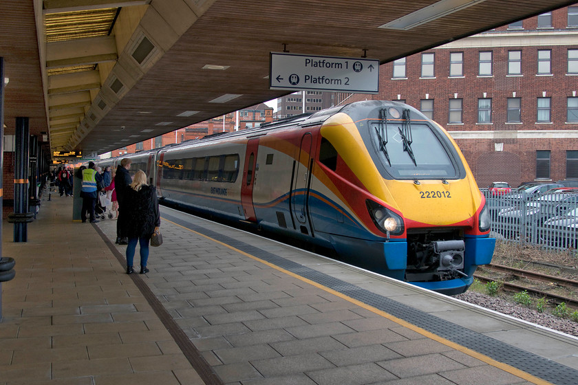 222012, EM 09.31 London St. Pancras-Sheffield (1F17, 1L), Leicester station 
 222012 arrives at Leicester's platform one with the 09.31 St. Pancras to Sheffield. My wife son, and I took this service to Sheffield. I appreciate the rapid acceleration of these units but, depending on where ones sits, they are noisy and the ride can be a little unsettled on some sections of track. 
 Keywords: 222012 09.31 London St. Pancras-Sheffield 1F17 Leicester station