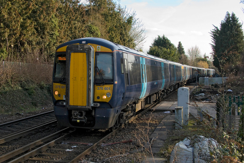 375601 & 375714, SE 13.50 Hastings-London Charing Cross (1H78, 2E), Otford station 
 375601 and 375714 arrives at Otford station in Kent working the 13.50 Hastings to Charing Cross. Despite it being a Sunday afternoon, it was encouraging to see that Southeastern were running two-set services meaning that there appeared to be no over-crowding issues. 
 Keywords: 375601 375714 13.50 Hastings-London Charing Cross 1H78 Otford station