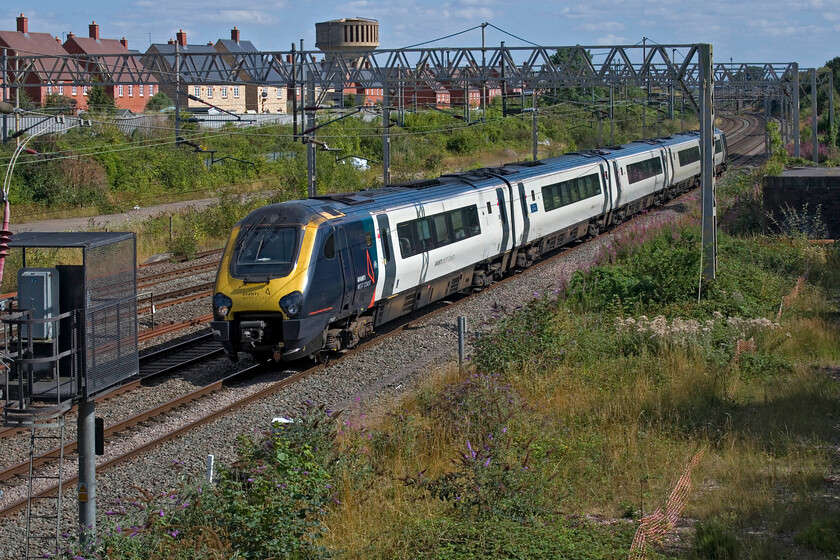 2. 221101, VT 15.01 London Euston-Blackpool N (1P94, RT), site of Roade station