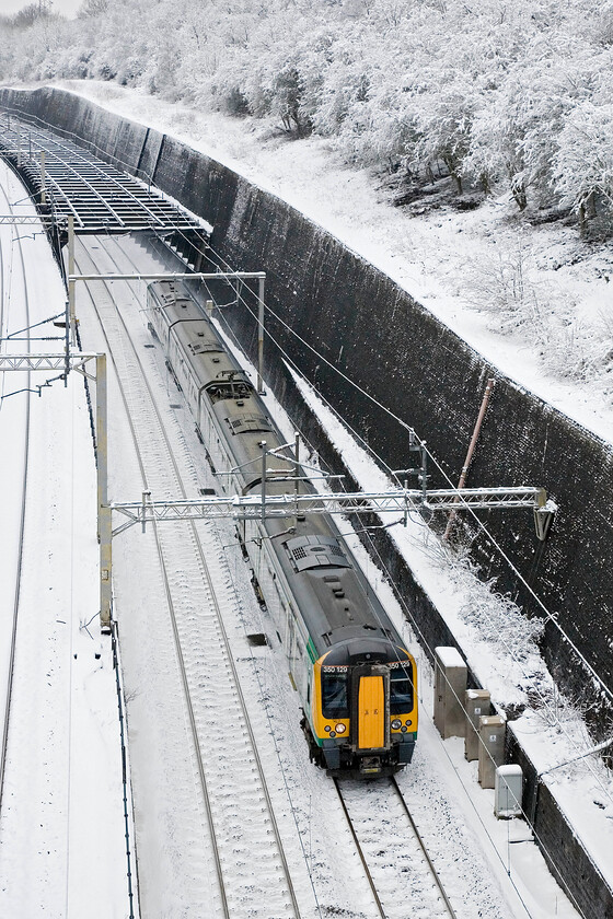 350129, 09.30 Crewe-London Euston, Roade Cutting