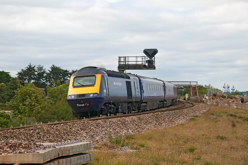 43162, GW 16.02 Plymouth-London Paddington (1A91, 1E), Dawlish Warren 
 43162 brings up the rear of the 16.02 Plymouth to London Paddington as it takes the curve away from the sea wall and to pass Dawlish Warren. 43162 was a late Eastern Region power car dating from 1981 that was introduced as part of set 254037. 
 Keywords: 43162 1A91 Dawlish Warren