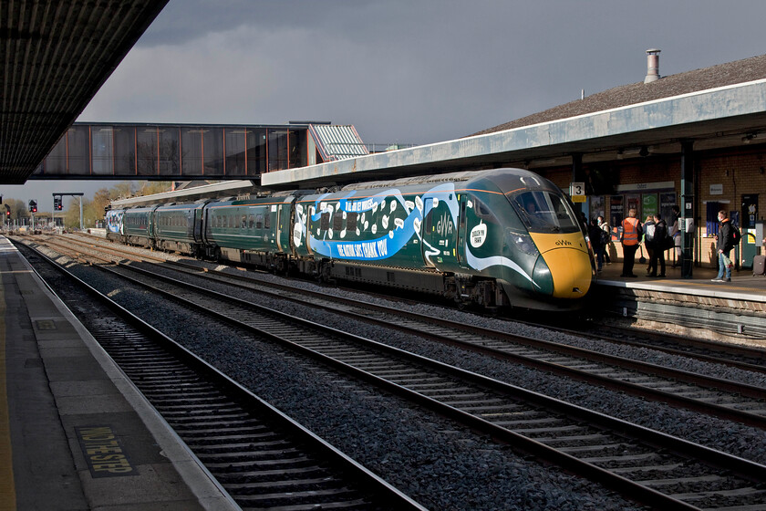 802020, GW 15.18 Hereford-London Paddington (started from Ledbury) (1P05, 1E), Oxford station 
 Adorned with its unique livery 802020 arrives at Oxford station forming the 15.18 Hereford to Paddington 1P05 GWR service. Something had obviously gone wrong a little earlier in the day as the outward down service was terminated at Ledbury where this return up service also started from. The livery was applied in July 2020 and reads 'Thank You Keyworker' in one hundred and sixteen languages from the one hundred and sixty-six countries represented across the GWR network. 
 Keywords: 802020 15.18 Hereford-London Paddington Ledbury 1P05 Oxford station Great Western Railway Intercity Express Train