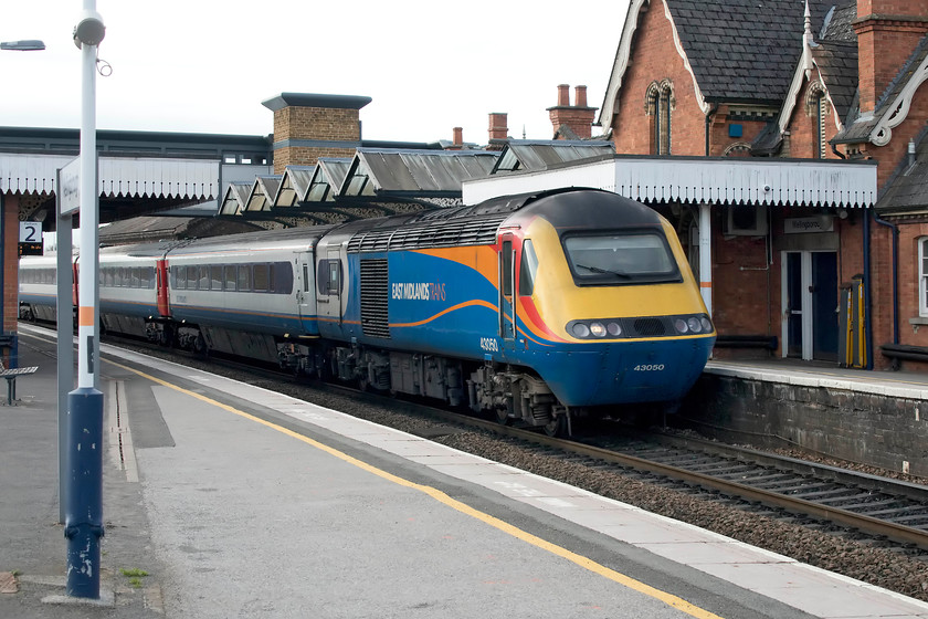 43050, EM 08.30 London St.Pancras-Nottingham (1D13, 3L), Wellingborough station 
 Not the nicest composed of pictures but this image does show off Wellingborough's Midland canopies and platform facing architecture in its final few months before it is blighted by the electrification paraphernalia. 43050 speeds northwards through platform one with the 08.30 St. Pancras to Nottingham train. 
 Keywords: 43050 08.30 London St.Pancras-Nottingham 1D13 Wellingborough station