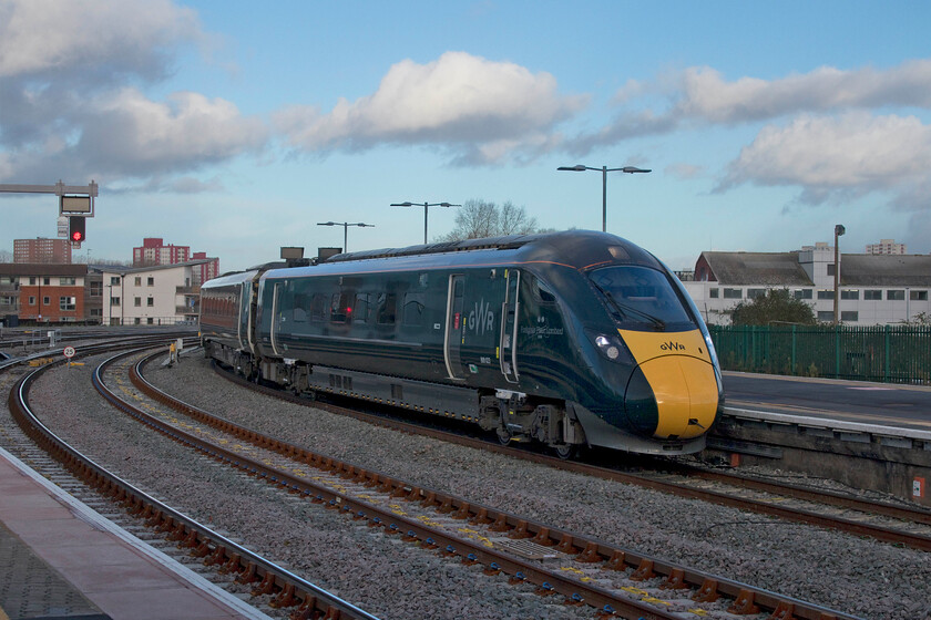 800023, GW 13.02 London Paddington-Bristol Temple Meads (1C15, RT), Bristol Temple Meads station 
 800023 arrives at Bristol Temple Meads working the 1C15 13.02 from Paddington. The comparison with a very similar view taken back almost seven years to the day back in 2014 is interesting with Bristol having been extensively remodelled since then, see.... https://www.ontheupfast.com/p/21936chg/30022032865/x43285-06-06-edinburgh-waverley-plymouth 
 Keywords: 800023 13.02 London Paddington-Bristol Temple Meads 1C15 Bristol Temple Meads station GWR Great Western Railway