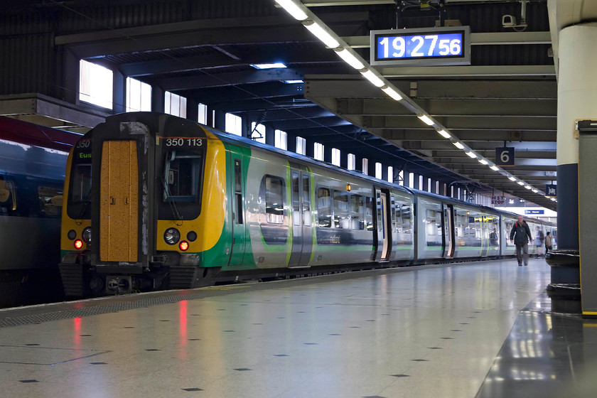 350113, LM 19.49 London Euston-Birmingham New Street (1Y79, 1L), London Euston station 
 Our train home from Euston waits at platform 6. 350113 forms the 19.49 to Birmingham New Street that we took as far as Northampton. 
 Keywords: 350113 1Y79 London Euston station