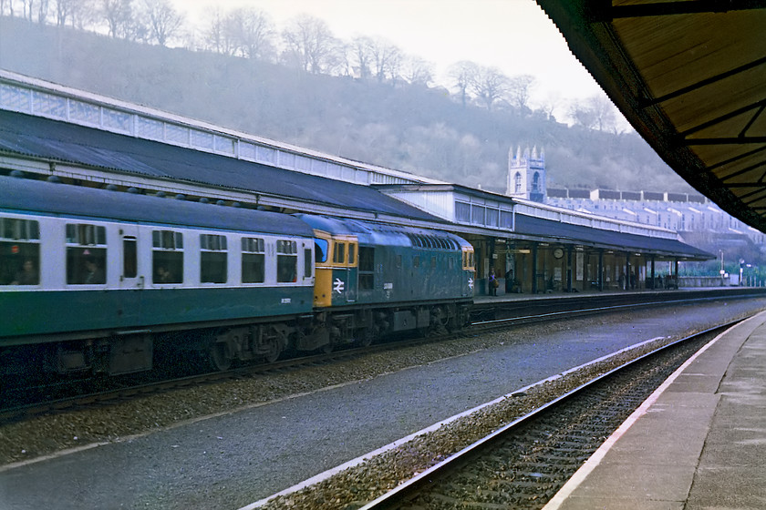 33008, unidentified Portsmouth Harbour-Bristol Temple Meads working, Bath Spa station 
 33008 brings an unidentified Portsmouth Harbour to Bristol Temple Meads working into Bath Spa station. For a period of time from the late 1970s to the late 1980s the Cromptons were used extensively on this route along with some ropey Bath Road class 31s. The Bristol to Weymouth services were handled by DMUs except for a longer and faster loco. hauled service each way during the peak periods that were handled exclusively by a 31. 
 Keywords: 33008 unidentified Portsmouth Harbour-Bristol Temple Meads working Bath Spa station