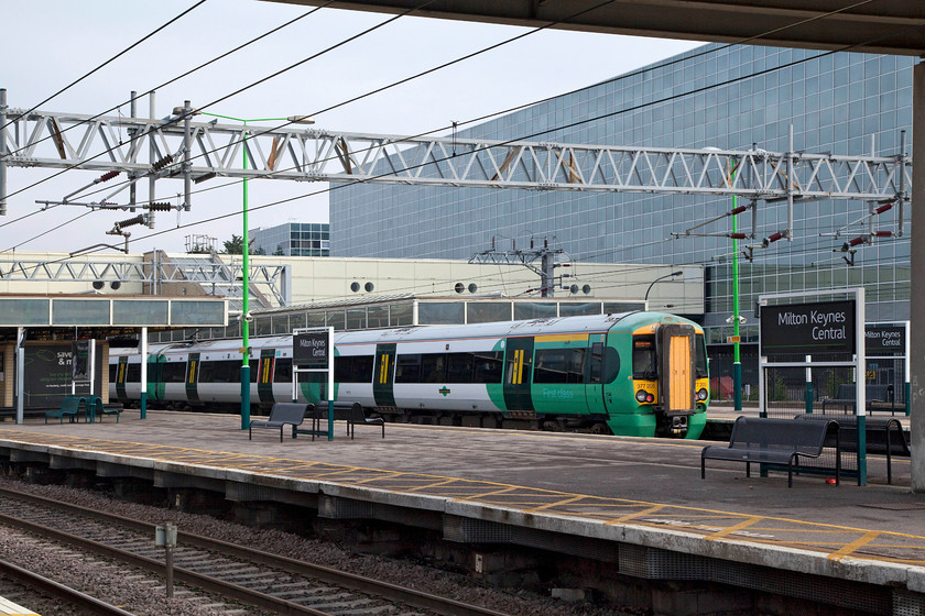 377205, SN 06.10 East Croydon-Milton Keynes Central (2M09, RT), Milton Keynes Central station 
 Southern's 377205 arrives at Milton Keynes Central having worked the early morning 06.10 from East Croydon. These cross-London workings, along with a number of other routes, were simply cancelled during the protracted Southern dispute with train crews over the single-man operation. At the time of writing, I am still not sure if this ridiculous and very damaging dispute has been resolved having been going on for well over a year. 
 Keywords: 377205 2M09 Milton Keynes Central station