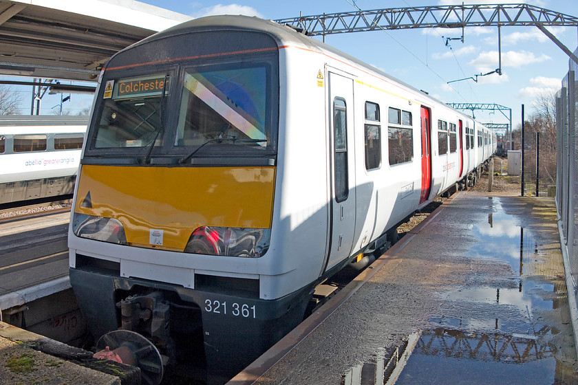 321361, LE 10.00 Walton-on-the-Naze-Colchester (2F29), Colchester station 
 321361 sits at Colchester's bay platform having arrived with the 10.00 from Walton-on-the-Naze. This highly successful design was created by BREL at York who built the units in the late 1980s. Their future is now uncertain as new stock is soon to be introduced. 
 Keywords: 321361 10.00 Walton-on-the-Naze-Colchester 2F29 Colchester station