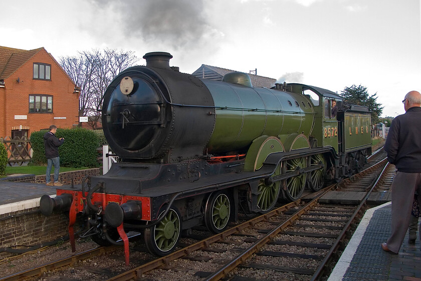 15. 8572, running round, Sheringham station