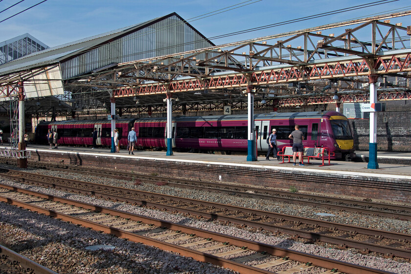 170531, EM 14.38 Newark Castle-Crewe (1K69, 7L), Crewe station 
 Adding a blast of purple to the scene at Crewe station 170531 has just arrived at platform three with the 14.38 from Newark Castle. I really like this bold livery applied to EMR's trains making them really stand out. The last time that I saw this particular unit was at Norwich back in October 2021, see.... https://www.ontheupfast.com/p/21936chg/30020851265/vinyl-170531-em-11-40-nottingham 
 Keywords: 170531 14.38 Newark Castle-Crewe 1K69 Crewe station