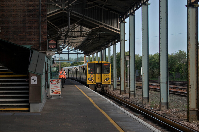 508124, ME 08.07 Chester-Chester (2C09, 1E), Chester station 
 508124 is about to leave Chester station with the morning 08.07 Merseyrail return service via Liverpool Central. Once again, another view of Chester station in what should be described as peak time but where is everybody? 
 Keywords: 508124 08.07 Chester-Chester 2C09 Chester station Merseyrail Class 508