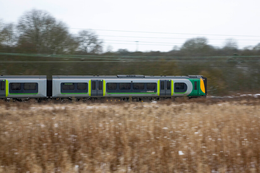 350128, LM 09.49 London Euston-Birmingham New Street, Roade 
 A pan image of 350128 as it passes Roade heading south working the 09.49 Euston to Birmingham New Street service. The Class 350 Desiros may be a little dull and monotonous on this route but at least they are reliable and do the job that is asked of them day after day for their operator London Midland. 
 Keywords: 350128 09.49 London Euston-Birmingham New Street Roade London Midland Desiro