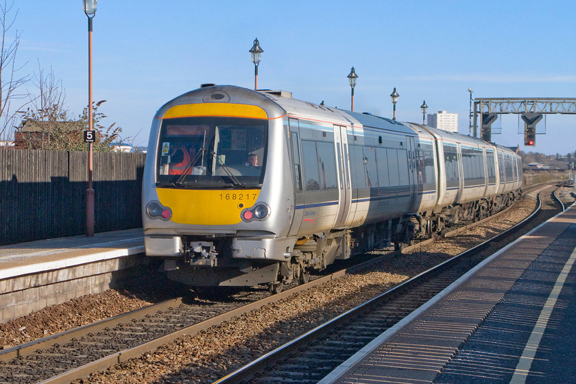 168217, CR 15.12 Birmingham Snow Hill-Leamington Spa (1L64), Birmingham Moor Street station 
 Looking very smart in its new 'Ciltern silver bullet' livery, 168217 leaves Birmingham Moor Street with the 15.12 Snow Hill to Leamington Spa. Notice the reproduction station lighting posts that are just one feature of this superb station. 
 Keywords: 168217 15.12 Birmingham Snow Hill-Leamington Spa 1L64 Birmingham Moor Street station