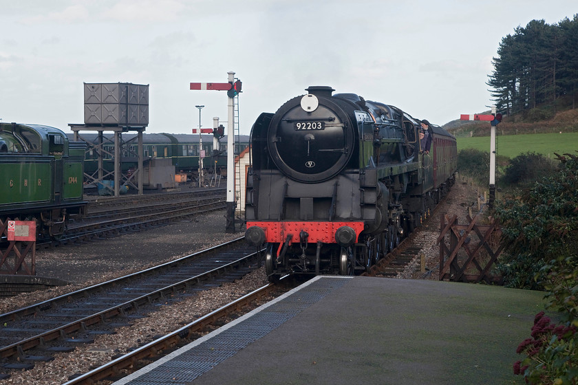 92203, 15.30 Sheringham-Holt, Weybourne staton 
 92203 'Black Prince' drifts into Weybourne station on the North Norfolk Railway with the 15.30 Sheringham to Holt. Formally owned by the late David Shepherd it is now a regular and reliable performer on the NNR with ownership being transferred to them. 
 Keywords: 92203 15.30 Sheringham-Holt Weybourne staton