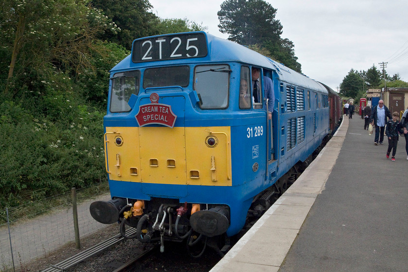 31289, 13.30 Pitsford to Pitsford cream tea special, Pitsford & Brampton station 
 31289 'Phoenix' sits at Pitsford and Brampton station waiting to depart with another return cream tea special for Father's Day. The 31 has had a recent light restoration and has been painted in the non-standard blue livery. 
 Keywords: 31289 Pitsford & Brampton station