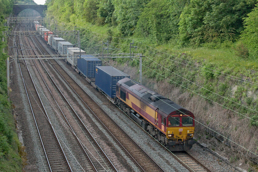 66103, 13.15 Trafford Park-London Gateway (4L56, 9L), Roade Hyde Road bridge 
 Freight five....

66103, 4L56 13.15 Trafford Park to London Gateway running through Roade cutting photographed from Hyde Road bridge. 
 Keywords: 66103 13.15 Trafford Park-London Gateway 4L56 Roade Hyde Road bridge DB EWS