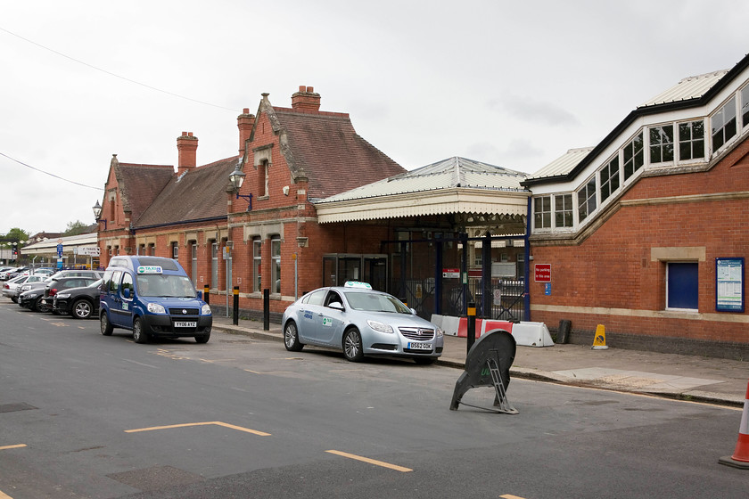 Frontage (down-side), Newbury station 
 The lesser seen and used downside of Newbury station is a classic Great Western design was constructed between 1908 and 1910 replacing the original Berks and Hants Railway 1847 station. The footbridge to the right is due to be replaced as part of the electrification and modernisation plans for the station. I hope that the new structure is in keeping with the existing station structure. 
 Keywords: Newbury station