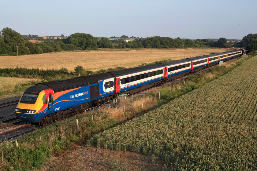 43083 & 43047, EM 18.15 London St. Pancras-Leeds (1D62, 1E), Harrowden Junction 
 43083 and 43047 accelerate away from Wellingborough over Harrowden Junction forming the 1D62 18.15 St. Pancras to Leeds. 43083 was an Eastern Region power car as part of set 254014 where as 43047 was part of Western Region set 253023. Either way, both are about forty years old and still earning their keep thrashing up and down the Midland mainline day in day out! 
 Keywords: 43083 43047 1D62 Harrowden Junction