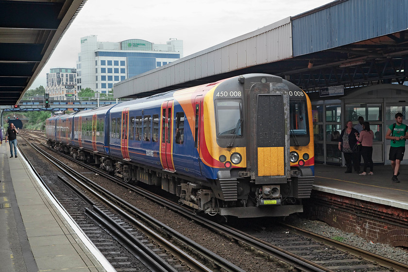 450008, SW 16.44 Southampton Central-Portsmouth & Southsea (2E09, RT), Southampton Central station 
 450008 leaves Southampton Central working the 16.44 to Portsmouth and Southsea. The train will leave Southampton station and enter the short half a kilometre long tunnel that can be seen in the distance. 
 Keywords: 450008 2E09 Southampton Central station