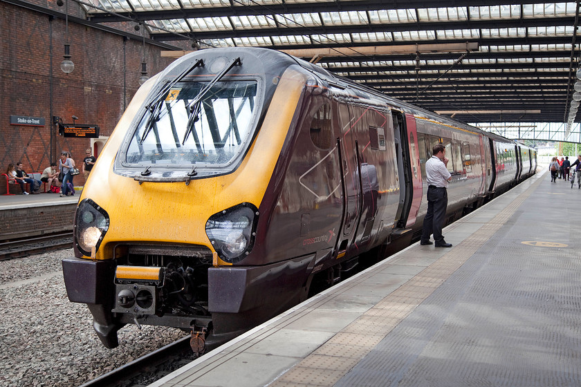 220022, XC 15.07 Manchester Piccadilly-Bristol Temple Meads (1V61), Stoke-on-Trent station 
 222022 is a relatively short distance into its journey as the 15.07 Manchester Piccadilly to Bristol Temple Meads. It is seen pausing at the nicely renovated Stoke station that has been somewhat rationalised by the removal of its centre through lines. 
 Keywords: 220022 15.07 Manchester Piccadilly-Bristol Temple Meads 1V61 Stoke-on-Trent station