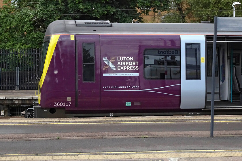 360117, EM 06.40 Corby-London St. Pancras (1H06, 3L), Bedford station 
 Bedford enjoys plenty of stopping services south towards London but very few direct 'fast' services. East Midlands Railways operates a regular service with its Corby services calling at the station but the longer distance services operated by the Meridians pass straight through. 360117 pauses at the station working the 06.40 Corby to St. Pancras train. 
 Keywords: 360117 06.40 Corby-London St. Pancras 1H06 Bedford station Desiro EMR