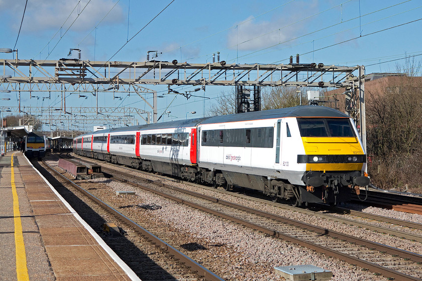 321343, LE 10.05 Clacton-on-Sea-London Liverpool Street (1N33) & 82133, LE 09.30 London Liverpool Street-Norwich (1P16), Colchester station 
 DVT 82133 leads the 09.30 Liverpool Street to Norwich out of a bright and sunny, if a little cold, Colchester station. Meanwhile, 321343 is about to leave the very long up platform working the 10.05 Clacton-on-Sea to Liverpool Street. 
 Keywords: 321343 10.05 Clacton-on-Sea-London Liverpool Street 1N33 82133 09.30 London Liverpool Street-Norwich 1P16 Colchester station