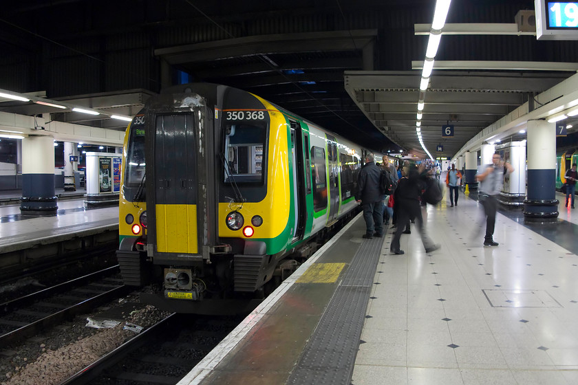 350268, LM 19.49 London Euston-Birmingham new Street (1Y79, 7L), London Euston station 
 Our train home from platform six at Euston, the 19.49 to Birmingham new Street that we took as far as Northampton. 
 Keywords: 350268 19.49 London Euston-Birmingham new Street 1Y79 London Euston station