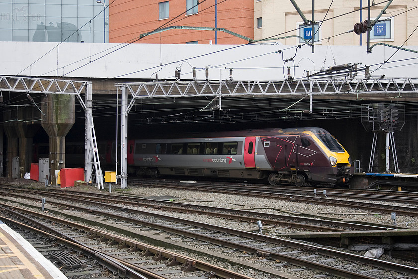 220019, XC 10.22 Eastleigh-Manchester Piccadilly (1M38), Birmingham New Street station 
 222019 slows for its stop at Birmingham New Street forming the 1M38 10.22 Eastleigh to Manchester Piccadilly. The unusual start point suggests that engineering work was taking place on the south coast 
 Keywords: 220019 10.22 Eastleigh-Manchester Piccadilly 1M38 Birmingham New Street station