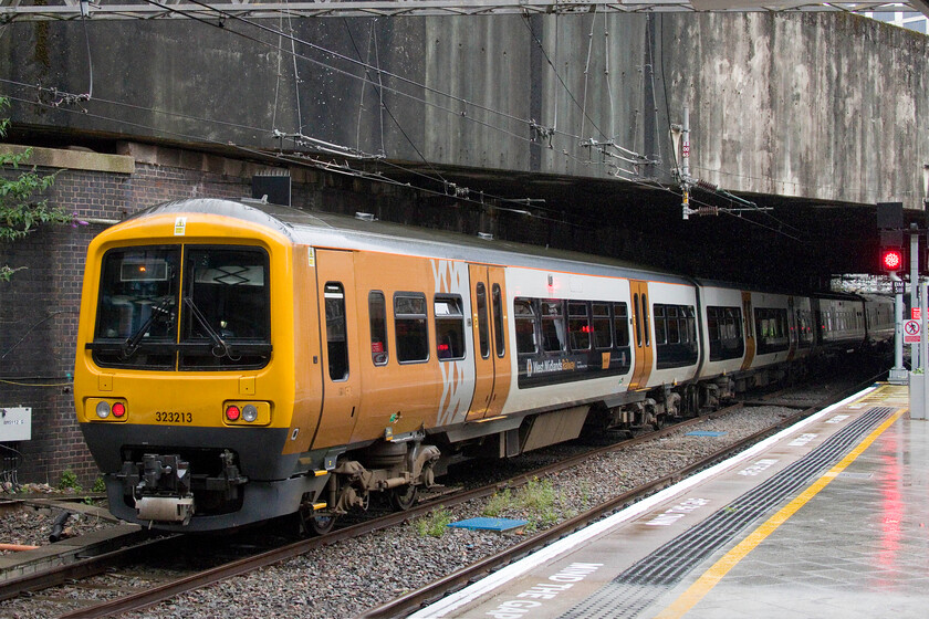 323213, LN 07.09 Lichfield Trent Valley-Bromsgove (2O10, 1L), Birmingham New Street station 
 The Class 323s have been a part of West Midlands life for over thirty years now but their time is nearly up with the Class 730s about to replace them. With the units having been refurbished relatively recently and with Northern changing their stock strategy many of the West Midlands Railway sets will be heading north for further use. 323213 leaves Birmingham New Street with the 07.09 Lichfield Trent Valley to Bromsgrove cross-city service. 
 Keywords: 323213 07.09 Lichfield Trent Valley-Bromsgove 2O10 Birmingham New Street station